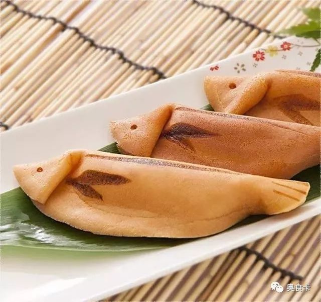 面食传统糕点馒头_中国传统馒头_馒头糕点照片